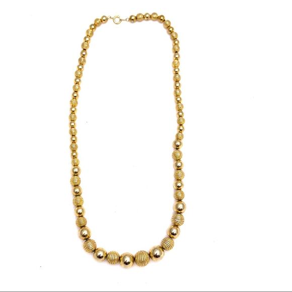 Beaded gold color necklace - Picture 2 of 3